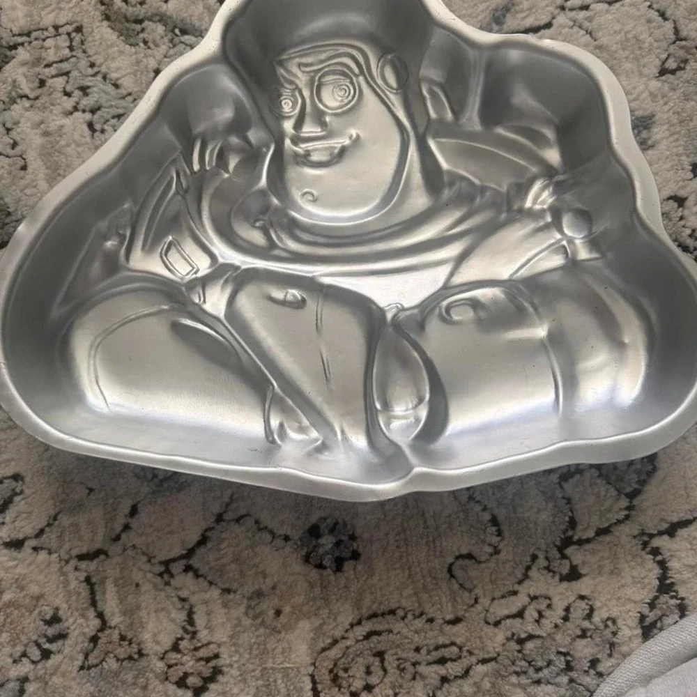 Buzz Lightyear cake pan #cake #disney Wilton
